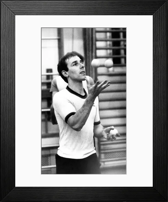 Framed Print : South Shields engineering student Robert Hogg demonstates his juggling skills Framed Print : South Shields engineering student Robert Hogg demonstates his juggling skills