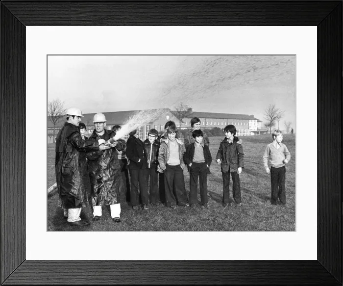Framed Print : Army personnel take over the duties of the firefighter during the firemen Framed Print : Army personnel take over the duties of the firefighter during the firemen