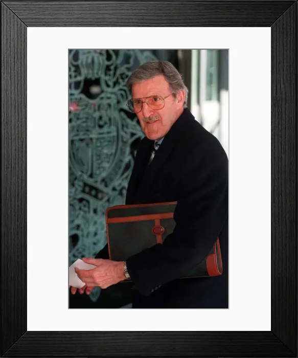 Framed Print : JIMMY HILL ARRIVING AT MATTHEW HARDINGS MEMORIAL SERVICE IN WESTMINSTER