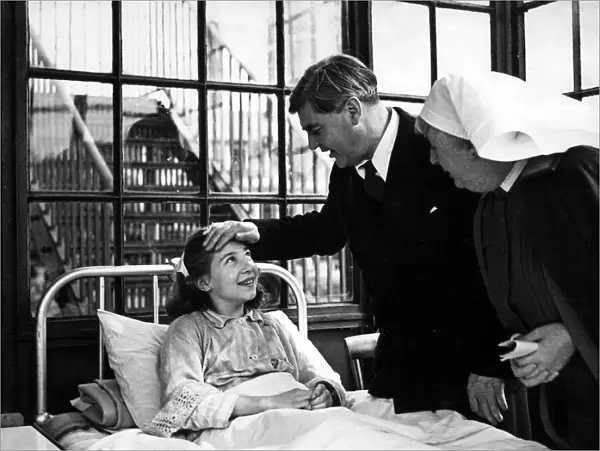 Aneurin Bevan the Nation Health Minister and founder of the NHS is toured around the 400