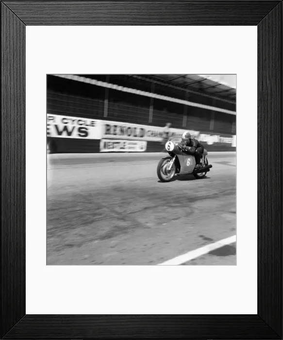 Framed Print : Sport Motorcycling: Isle of Man TT Racing 350 CC Class Junior
