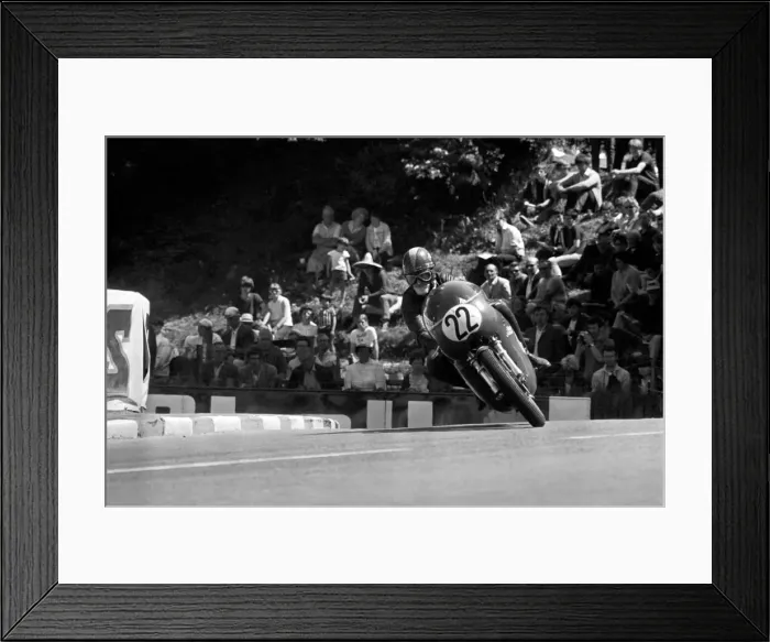 Framed Print : Sport Motorcycling: Isle of Man TT Racing 350 CC Class Junior. June 1969 Z12571-031 Framed Print : Sport Motorcycling: Isle of Man TT Racing 350 CC Class Junior. June 1969 Z12571-031