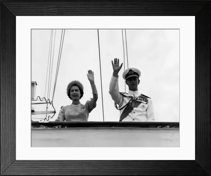 Framed Print : Queen Elizabeth II and her husband Prince Philip, Duke of Edinburgh wave goodbye on their Framed Print : Queen Elizabeth II and her husband Prince Philip, Duke of Edinburgh wave goodbye on their