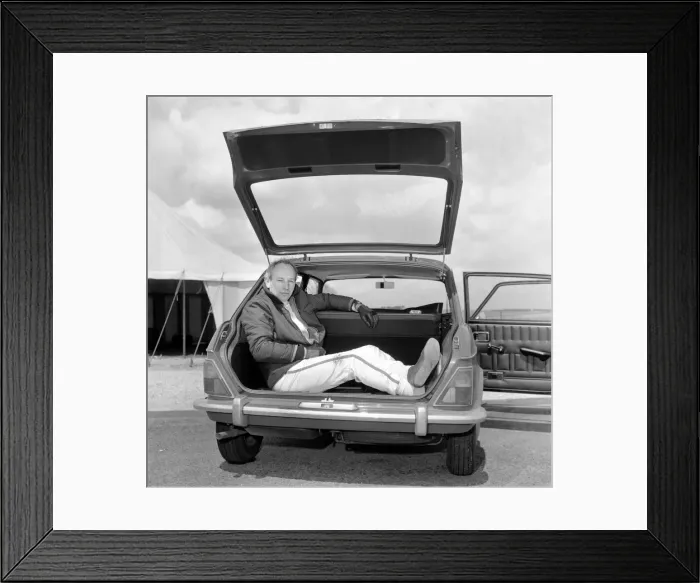 Framed Print : John Surtees gives the new Austin Maxi the once over the Thruxton Motor Circuit, Hants