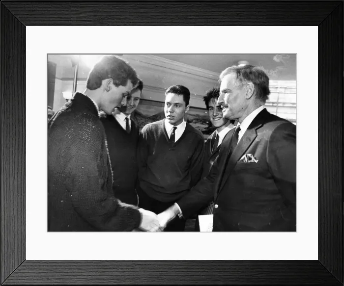 Framed Print : Charlton Heston meets pupils during a visit to St Thomas More School in Blaydon Framed Print : Charlton Heston meets pupils during a visit to St Thomas More School in Blaydon