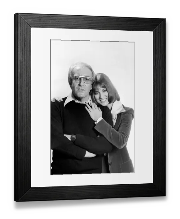 Framed Print : Peter Sellers and Lynn Frederick. December 1976 S76-7359 Framed Print : Peter Sellers and Lynn Frederick. December 1976 S76-7359