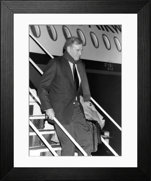 Framed Print : Charlton Heston arrives at Newcastle Airport Framed Print : Charlton Heston arrives at Newcastle Airport