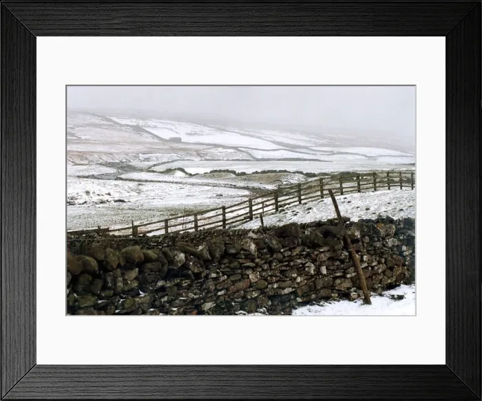 Framed Print : The winter weather hangs on over the Penines and the British countryside Framed Print : The winter weather hangs on over the Penines and the British countryside