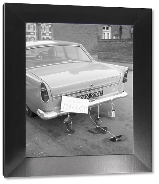 Just Married: Wedding car boots and can. 1970 A1264 Local Caption Greeting Cards