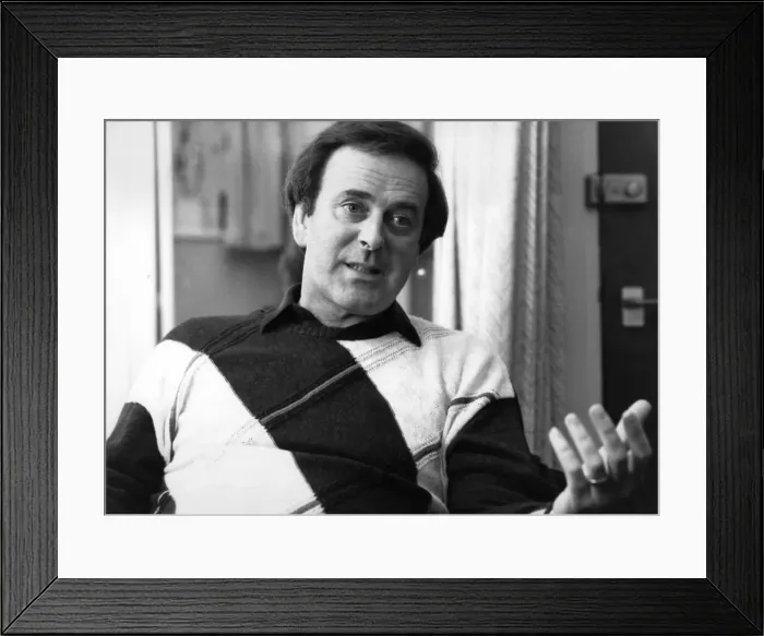 Framed Print : Terry Wogan. P009896 Framed Print : Terry Wogan. P009896