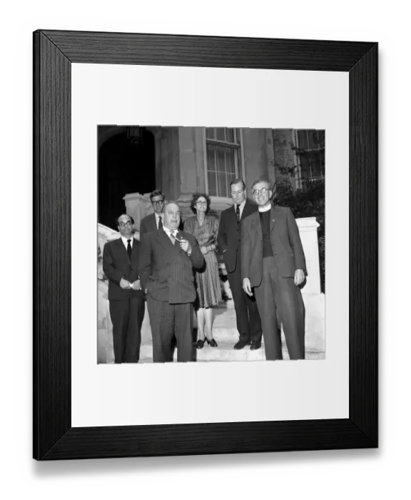Framed Print : L to r Cartoonist Vicky, N W Pirie, JB Priestley, Countess Lucan Framed Print : L to r Cartoonist Vicky, N W Pirie, JB Priestley, Countess Lucan