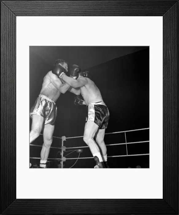 Framed Print : Sport: Boxing. Scenes from the Henry Cooper vs. Joe Erskine fight