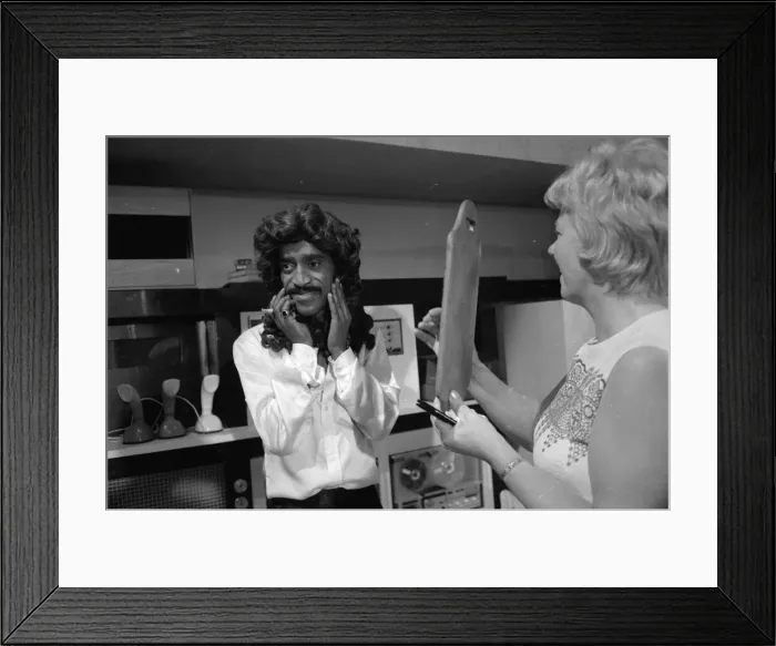 Framed Print : Sammy Davis Jnr filming One More Time in a black wig. 18th July 1969 Framed Print : Sammy Davis Jnr filming One More Time in a black wig. 18th July 1969