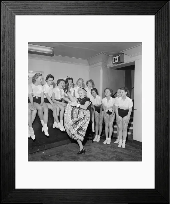 Framed Print : Seventy six year old Mrs Miriam Lucy who went to the United States in 1899 as one of Framed Print : Seventy six year old Mrs Miriam Lucy who went to the United States in 1899 as one of