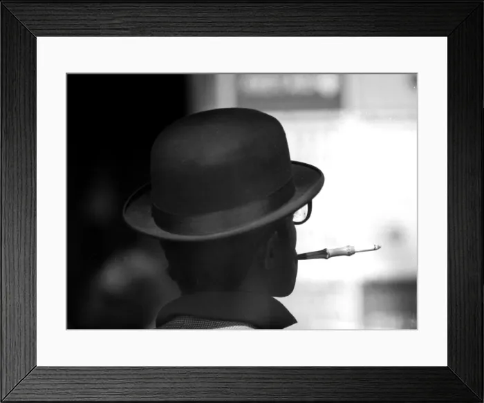 Framed Print : Sammy Davis Jnr filming at Battersea Festival Gardens for his new film
