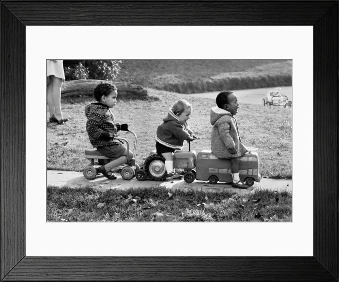 Framed Print : Church of England Childrens Society home Stildon, London Road, East Grinstead today