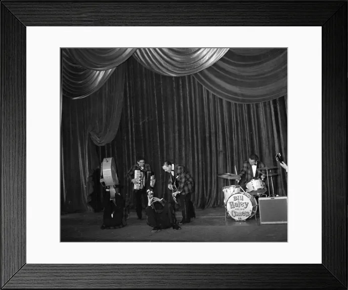 Framed Print : Bill Haley and His Comets tour of Britain which was largely sponsored by the Daily Mirror Framed Print : Bill Haley and His Comets tour of Britain which was largely sponsored by the Daily Mirror