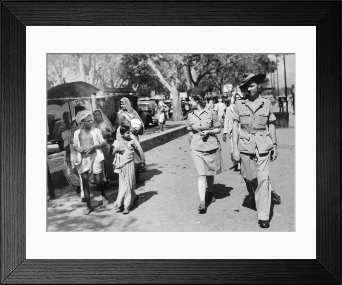 Framed Print : A brother and sister both serving together in India during the Second World War pictured