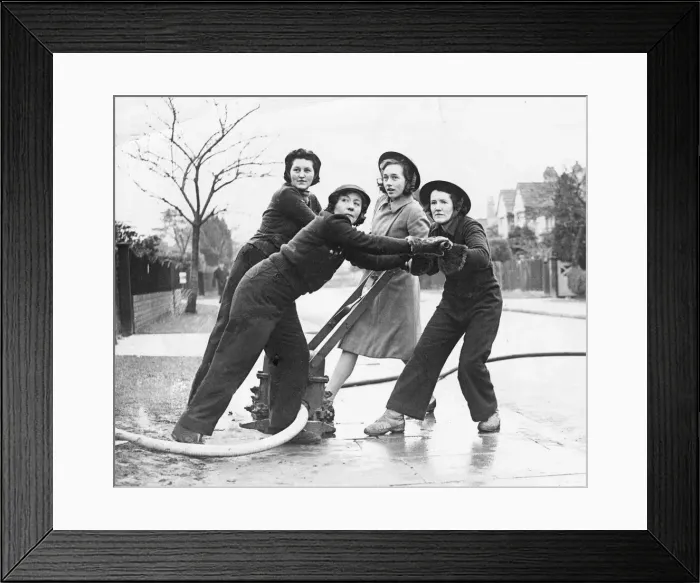 Framed Print : Women firefighters in action. 23rd January 1941 Framed Print : Women firefighters in action. 23rd January 1941