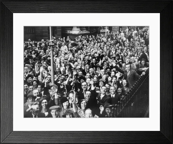 Framed Print : Crowds cheering Ministers at Downing Street. 29th August 1939 Framed Print : Crowds cheering Ministers at Downing Street. 29th August 1939