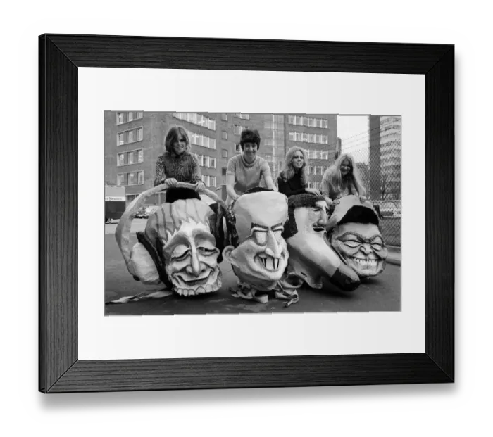 Framed Print : Lord Mayors Show in London November 1970 Effigies of l-r Kenny Everett David