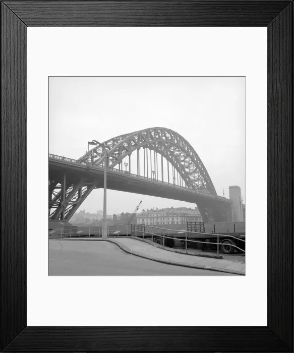 Framed Print : The Tyne Bridge spanning the River Tyne, North East England Framed Print : The Tyne Bridge spanning the River Tyne, North East England