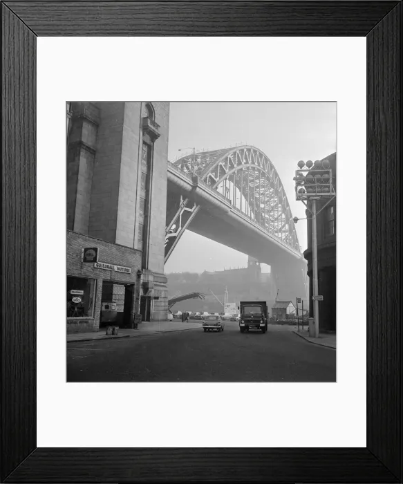 Framed Print : The Tyne Bridge spanning the River Tyne, North East England Framed Print : The Tyne Bridge spanning the River Tyne, North East England