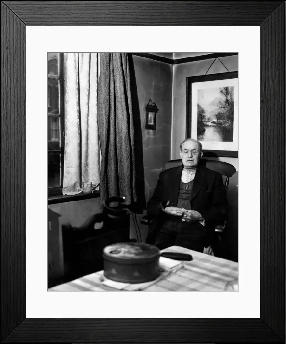 Framed Print : William Searle (81) the Alms houses Exeter. He has been in his room for the last 3 years Framed Print : William Searle (81) the Alms houses Exeter. He has been in his room for the last 3 years