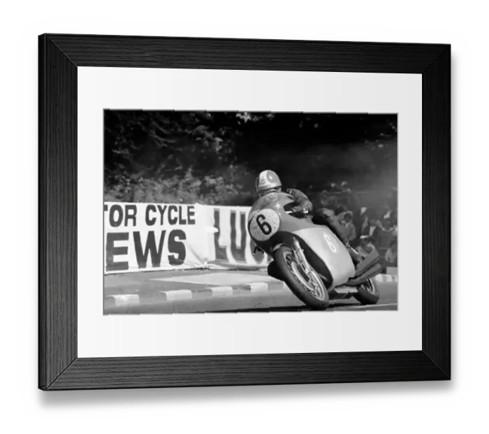 Framed Print : Sport Motorcycling: Isle of Man TT Racing 350 CC Class Junior Framed Print : Sport Motorcycling: Isle of Man TT Racing 350 CC Class Junior