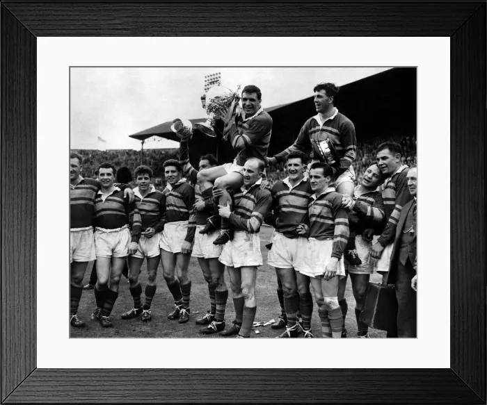 Framed Print : Leeds win Rugby League cup. McLellan, the Leeds captain with cup being chaired by team Framed Print : Leeds win Rugby League cup. McLellan, the Leeds captain with cup being chaired by team