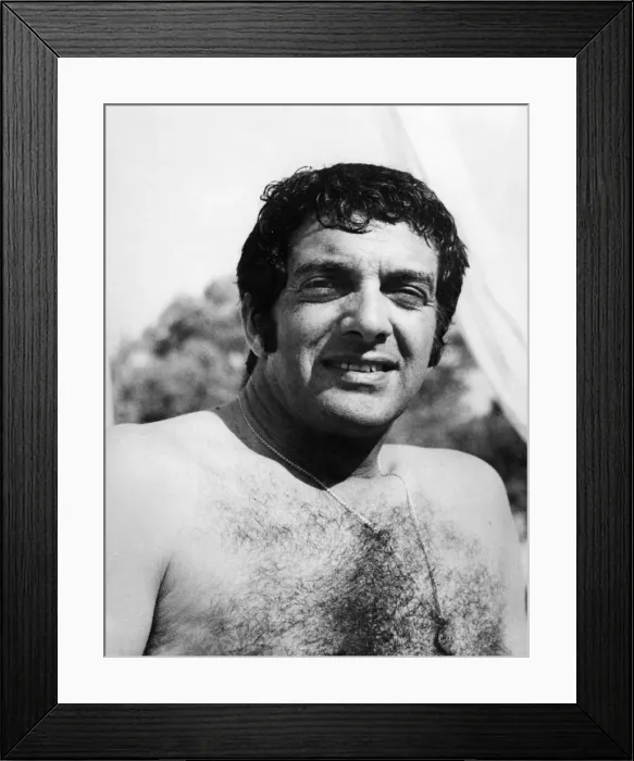 Framed Print : Frankie Vaughan. August 1970 P009601 Framed Print : Frankie Vaughan. August 1970 P009601