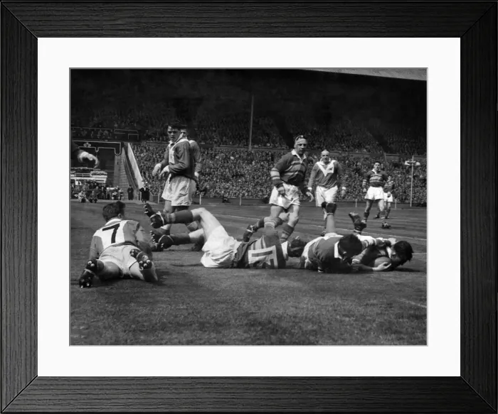 Framed Print : Barrow v. Leeds. Rugby League Cup Final at Wembley. Wilson (Barrow