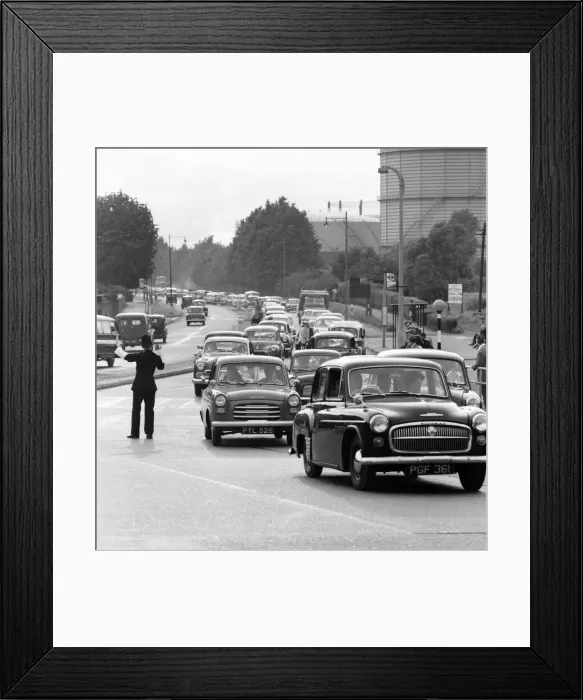 Framed Print : Traffic queuing up to cross Staines bridge June 1960 M4339-002 Framed Print : Traffic queuing up to cross Staines bridge June 1960 M4339-002
