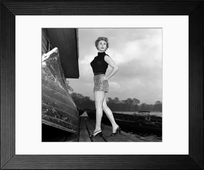 Framed Print : Estelle Richmond. November 1953 D7128-001 Framed Print : Estelle Richmond. November 1953 D7128-001