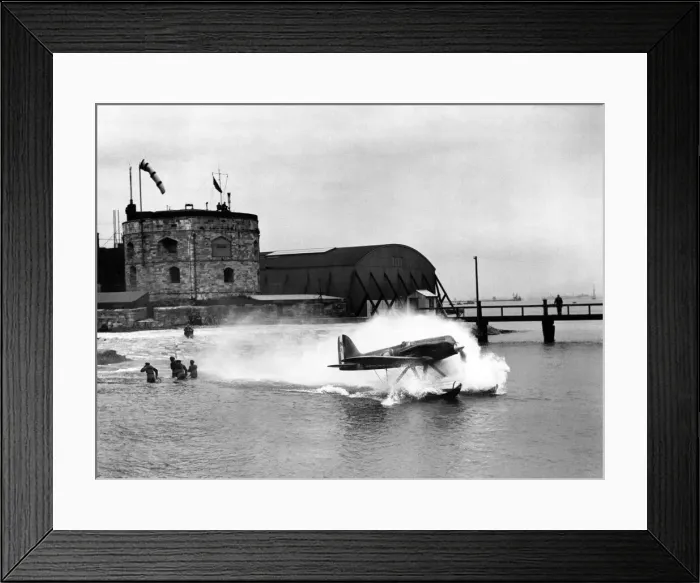 Framed Print : Schneider Trophy Race, Plane taxiing on the water September 1931 P004303 Framed Print : Schneider Trophy Race, Plane taxiing on the water September 1931 P004303