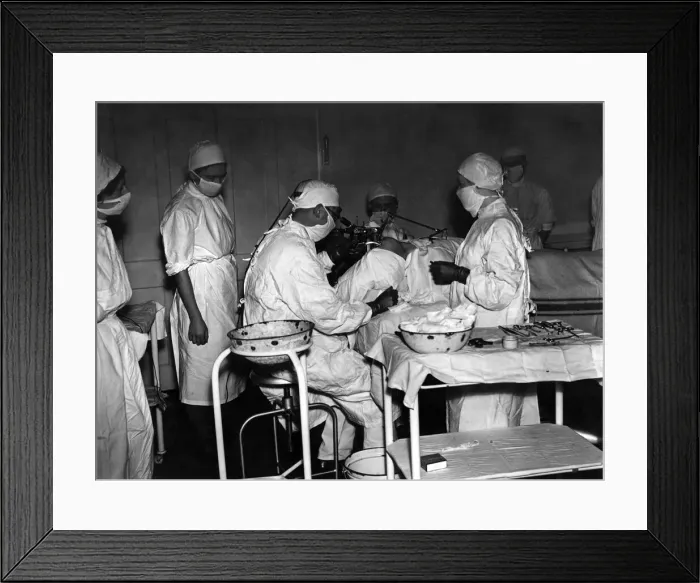 Framed Print : World War II Women. W. A. A. F. station, Innsworth, Glos. A scene in the operating theatre Framed Print : World War II Women. W. A. A. F. station, Innsworth, Glos. A scene in the operating theatre