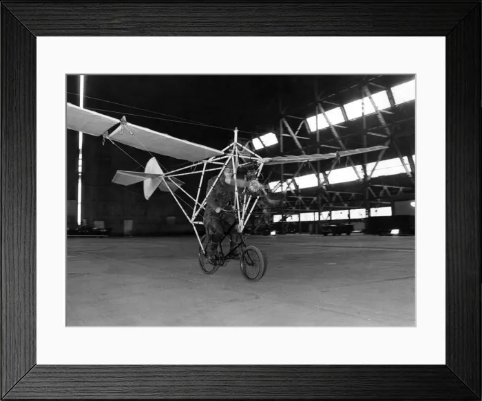 Framed Print : A Flying Bike in action at the Royal Tournament at the Earls Court Exhibition Centre Framed Print : A Flying Bike in action at the Royal Tournament at the Earls Court Exhibition Centre