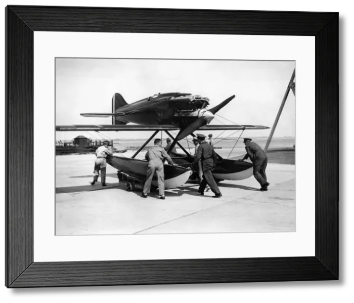 Framed Print : The Italian Macchi M52 plane brought in by the advance guard after the Scheider Trophy Framed Print : The Italian Macchi M52 plane brought in by the advance guard after the Scheider Trophy
