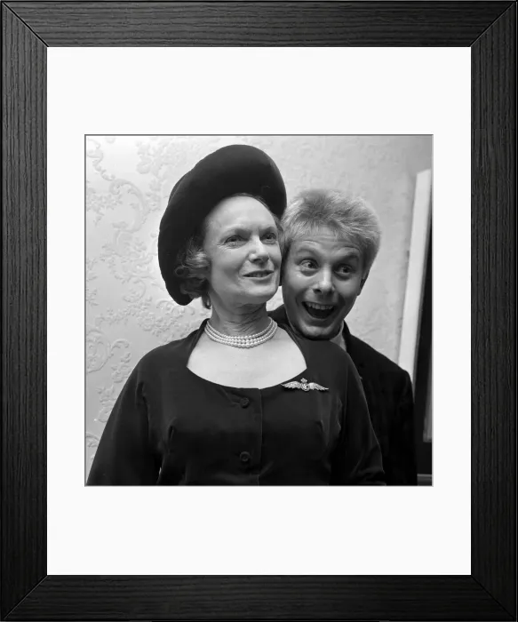 Framed Print : Stars of the new musical Charlie Girl'Joe Brown Framed Print : Stars of the new musical Charlie Girl'Joe Brown