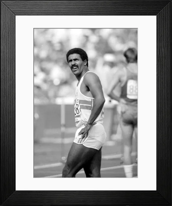 Framed Print : Daley Thompson after competing in the hurdles at the 1984 Olympics in Los Angeles Framed Print : Daley Thompson after competing in the hurdles at the 1984 Olympics in Los Angeles
