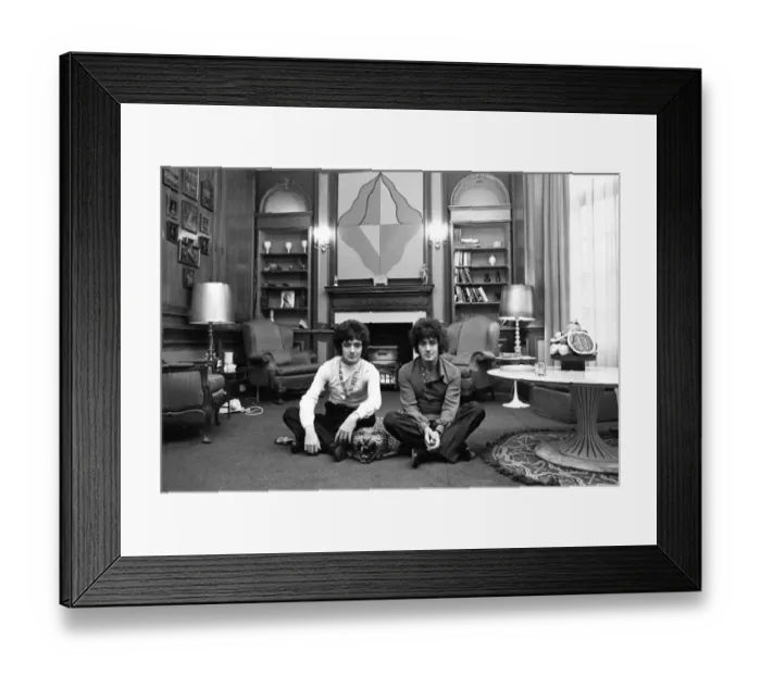 Framed Print : Singer songwriters Paul and Barry Ryan (dark shirt) in their flat in North Audley Street