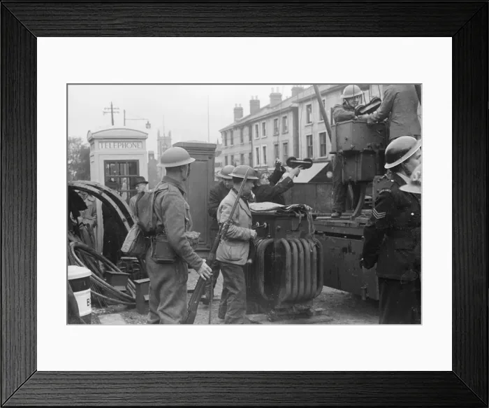 Framed Print : Alfieri. Home Guard and Ambulance services at work during Invasion Exercises, Kingston