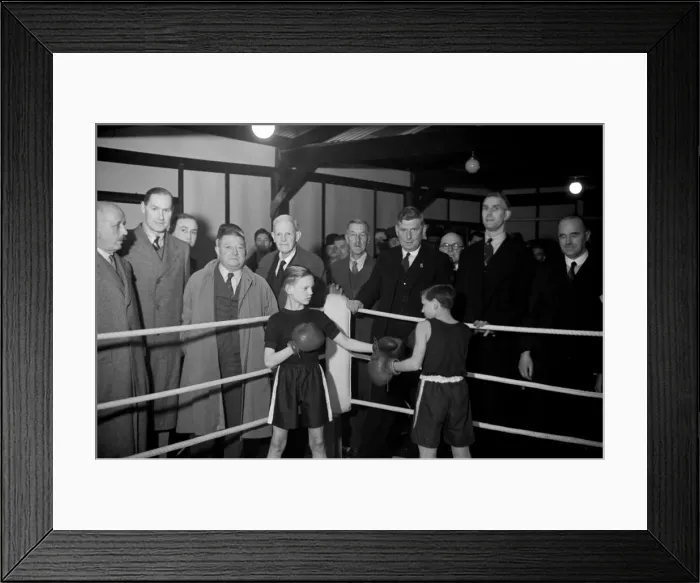 Framed Print : Boys boxing at Shepperton November 1937 L50 Framed Print : Boys boxing at Shepperton November 1937 L50