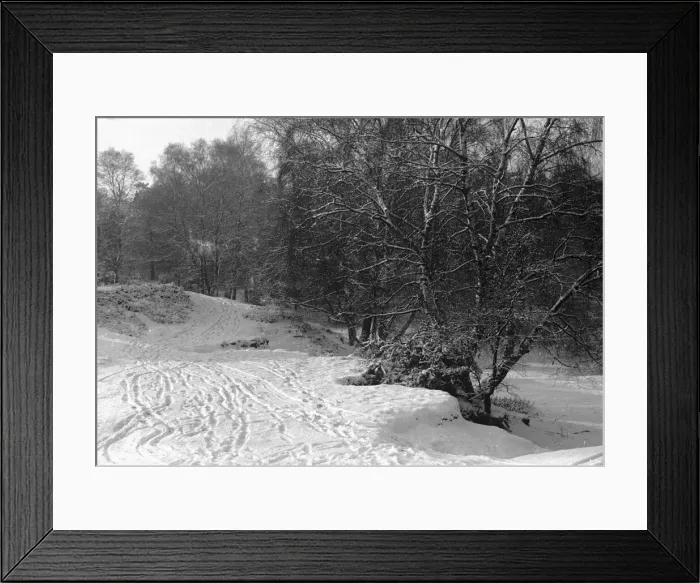 Framed Print : Snow scenes at Claygate. January 1940 L151 Framed Print : Snow scenes at Claygate. January 1940 L151