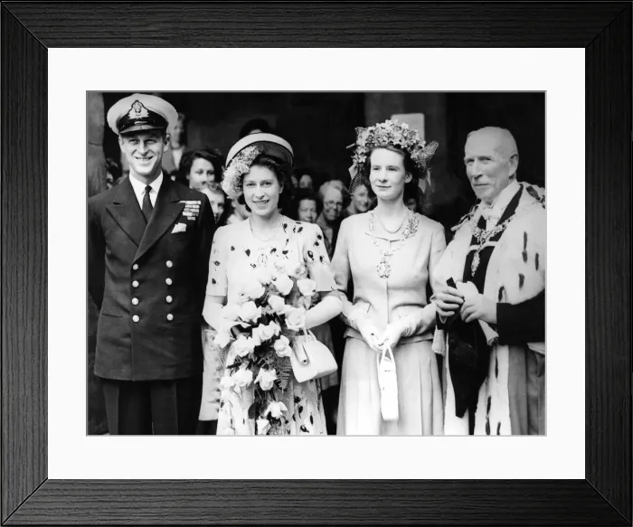 Framed Print : Princess Elizabeth with her fiancee Prince Mountbatten and Lord Provost of Edinburgh