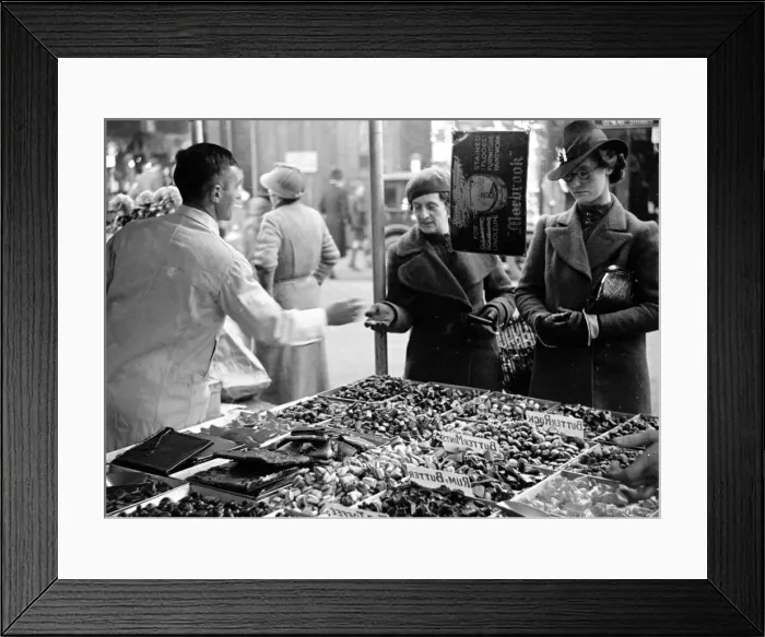 Framed Print : Shoppers at the sweet stall in Kingston Market Circa 1936 L50