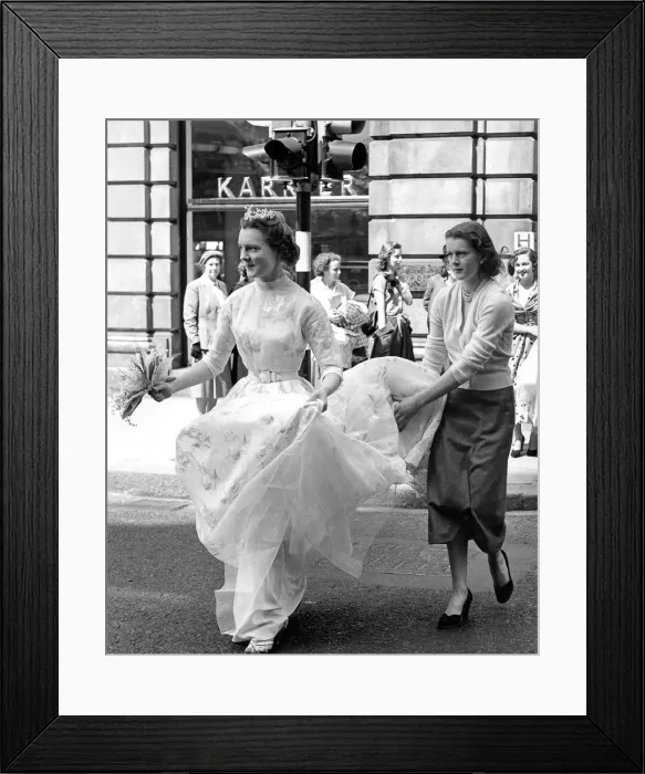 Framed Print : A press preview of the Berkeley Debutantes Dress Show which is being held at the Hotel Framed Print : A press preview of the Berkeley Debutantes Dress Show which is being held at the Hotel