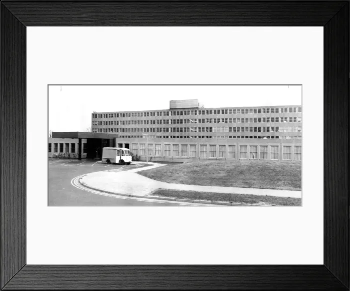 Framed Print : The psychiatric & geriatric unit at Walsgrave hospital, Coventry. 28th July 1977 Framed Print : The psychiatric & geriatric unit at Walsgrave hospital, Coventry. 28th July 1977