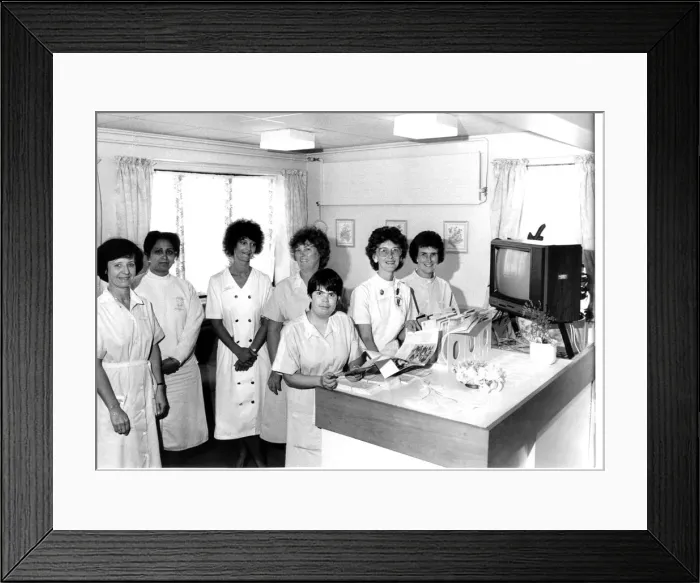 Framed Print : Nurses at Coventry & Warwickshire hospitals mammography unit, Stoney Stanton Road