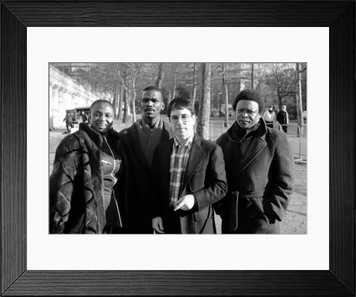 Framed Print : Paul Simon with African Musicians (l to r) Miriam Makeeba